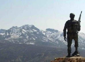 Suriye, sınır karakollarına asker gönderiyor
