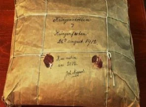 100 yıllık paket açıldı