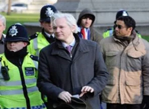 Amerikan devletleri Assange'ı görüşecek