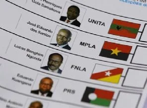 Angola'da halk sandık başında