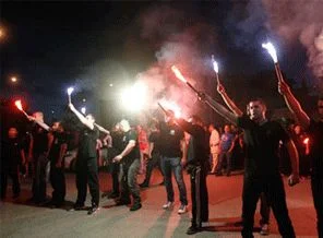 Atina'da mescit kundaklandı, bir kişi dövüldü