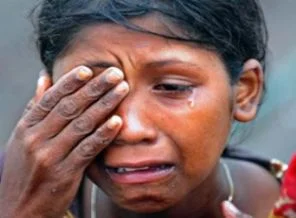 Bangladeş, Myanmarlılar'a yardımı yasakladı