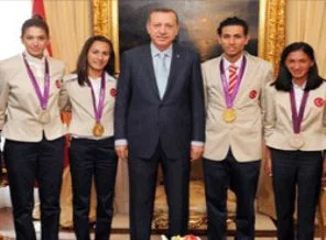 Başbakan, şampiyonları ağırladı