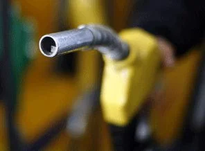 Benzinin litre fiyatı 9 kuruş artırıldı