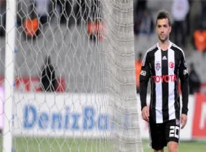Beşiktaş, Simao'ya 1 milyon Euro ödeyecek