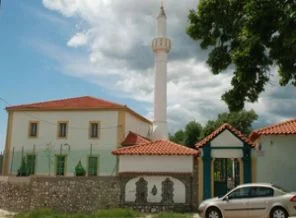 DEB partisine taşlı saldırı