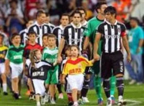 Derbi sonrası büyük kavga!