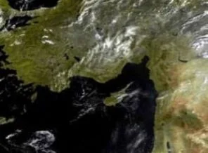 Doğu Akdeniz casus kaynıyor