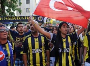 Fener taraftarından anlamlı protesto!