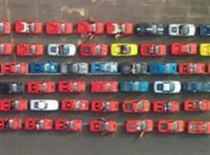 Ferrari'ler dünya rekoru kırmayı hedefliyor