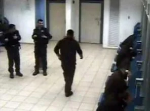 Filistinli esirler gardiyanları nasıl bastırdı!