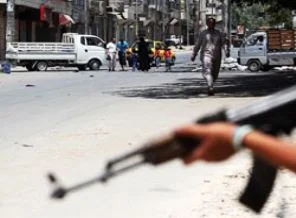 Halep'te açlık, halkı Esad'ın bombaları gibi vuruyor