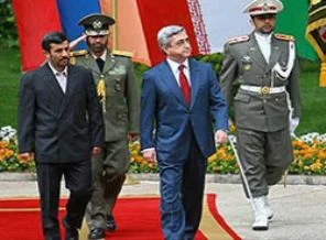 'İran'ı Ermenistan ayakta tutuyor'