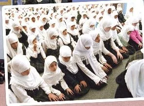 'İslam'ı araştıran Müslüman oluyor'