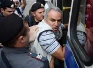 Kasparov'a 'Pussy Riot' gözaltısı