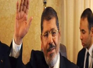 Katar'dan Mursi'ye 2 milyar dolarlık tebrik