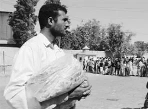 Katliam için ekmek kuyrukları hedef alınıyor