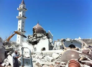 Libya'da cami ve türbelere saldırı