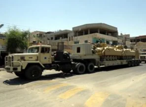Mısır tankları 32 yıl sonra İsrail sınırında