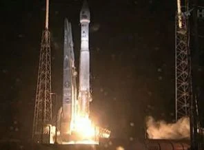 NASA'ya ait uydu taşıyan roket uzaya fırlatıldı