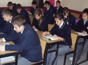 Okullarda sekreter skandalı..