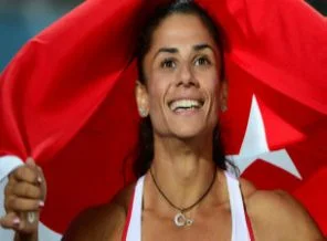 Olimpiyatta üç atlet yarı finalde