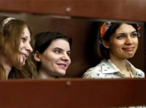 Pussy Riot'a verilen ceza Moskova'yı karıştırdı