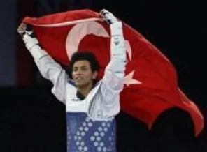 Şampiyon 2 kere fena yakalandı!