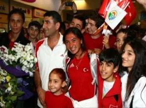 Şampiyonlarımız İstanbul'a geldi