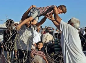 Suriyeliler kitleler halinde kaçıyor