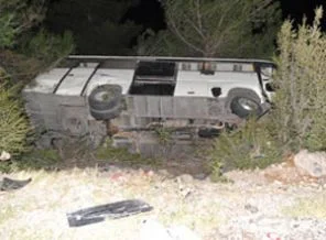 Suriyelileri'i taşıyan otobüs devrildi
