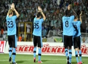 Timsah fena avladı