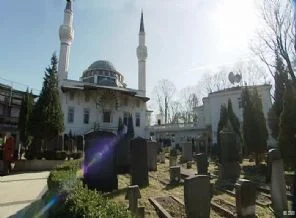 Türkler daha fazla mezarlık istiyor