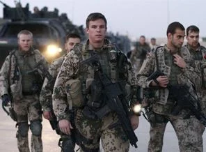 Afganistan'da iki İSAF askeri öldürüldü