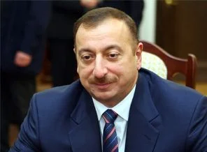 Aliyev'in ziyareti Paris'i hareketlendirdi
