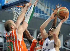 Anadolu Efes Olimpija'yı yendi