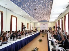Avrupa, dinleri diyalogla dinliyor