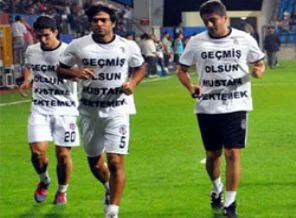 Beşiktaşlı futbolculardan Pektemek'e jest
