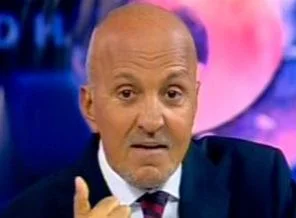 Birand hangi gazeteyi göklere çıkardı?