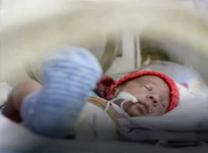 Cephede doğum yaptı