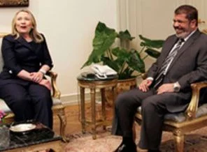 Clinton Mursi ile görüştü
