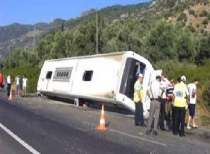 Dağlık yolda otobüs faciası: 27 ölü