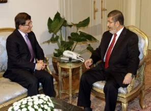 Davutoğlu Mursi ile görüştü