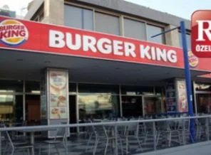 Dünya devi Kıbrıs'ı terketti