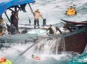 Endonezya'da feribot battı: 7 ölü, 14 kayıp