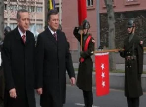 Erdoğan, Ukrayna'da remsi törenle karşılandı