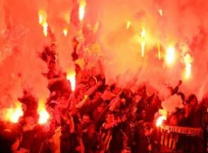 Fenerbahçe Marsilya maçında meşale şov