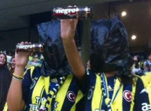 Fenerlilerden Zokaro'ya ırkçı saldırı