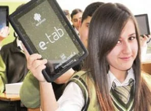 Her öğrenciye tablet-akıllı tahta projesi seneye kaldı