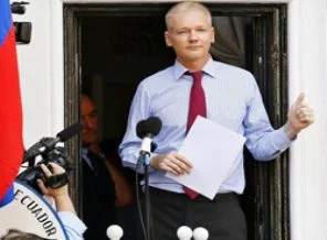 İngiltere ile Ekvador, Assange'ı konuştu